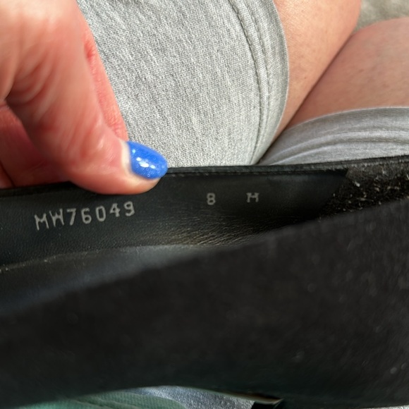 Stuart Whitman “Daydream” Black Suede Kitten Heel Pumps - Picture 9 of 11